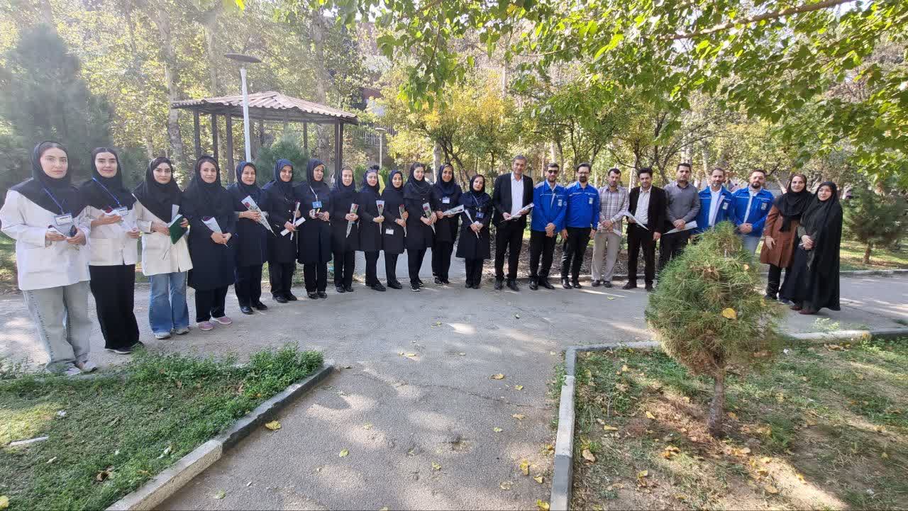 تقدیرنمایندگان مسئولیت های اجتماعی گروه صنعتی ایرانخودرو  از پرستاران مرکز آموزشی درمانی روانپزشکی ایران