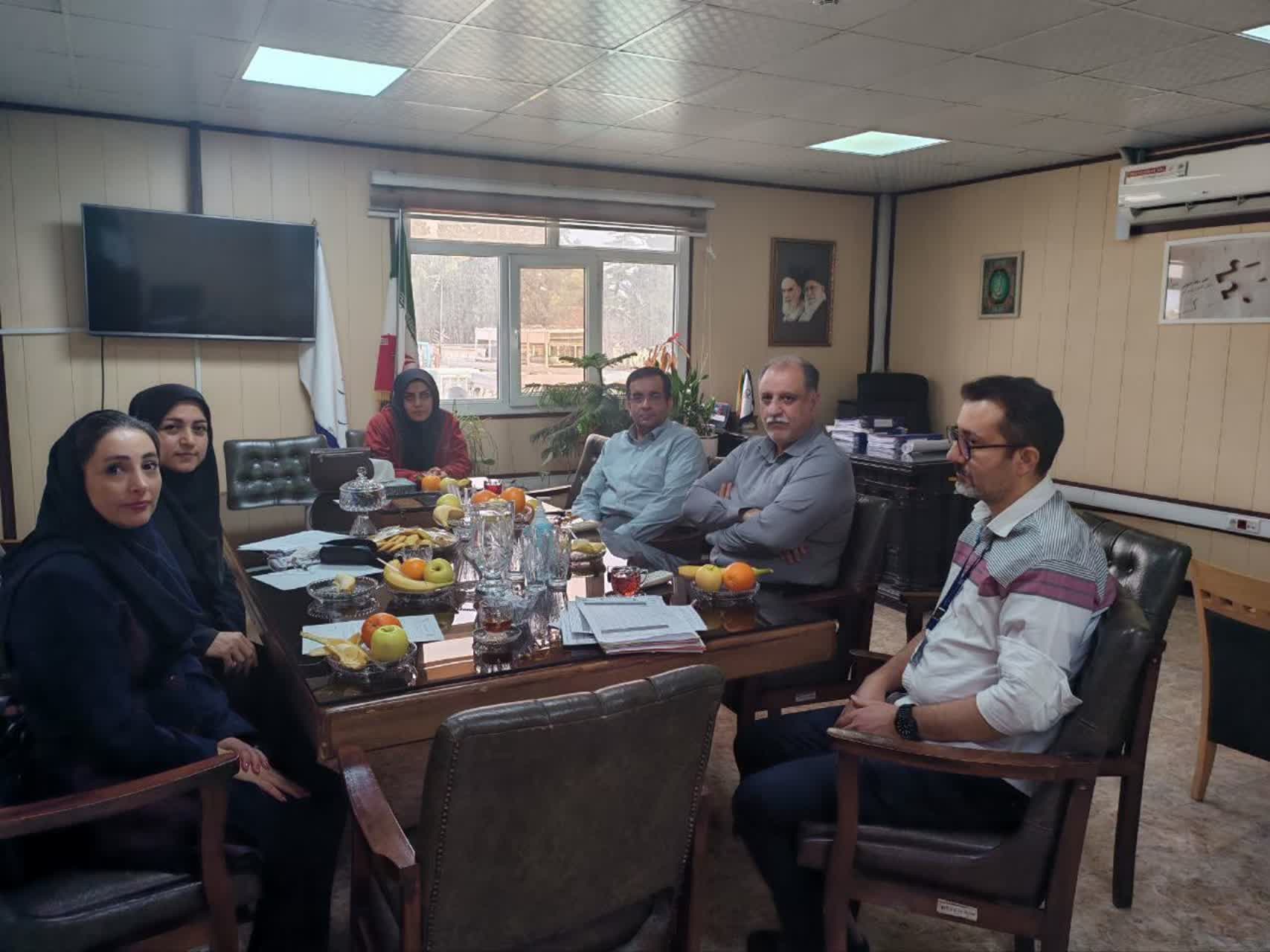 بازدید کارشناسان بیمه سلامت استان تهران از بیمارستان روان‌پزشکی ایران